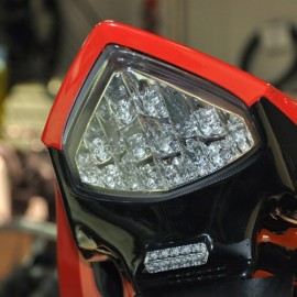 Led rear light with integrated turn signals